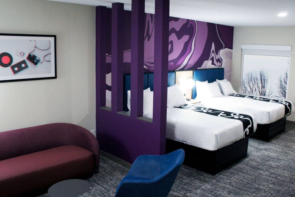 Premium bedding, iron/ironing board, free WiFi, bed sheets