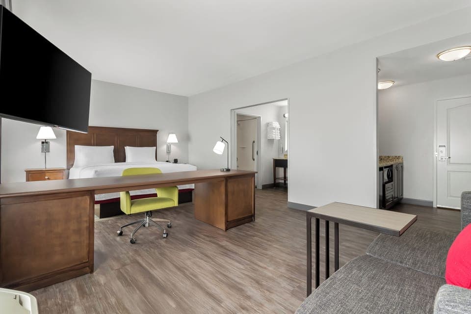 In-room safe, iron/ironing board, free WiFi, bed sheets