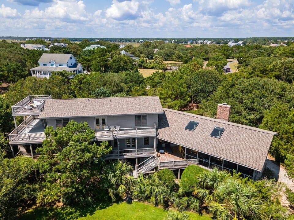House, 5 Bedrooms | Exterior