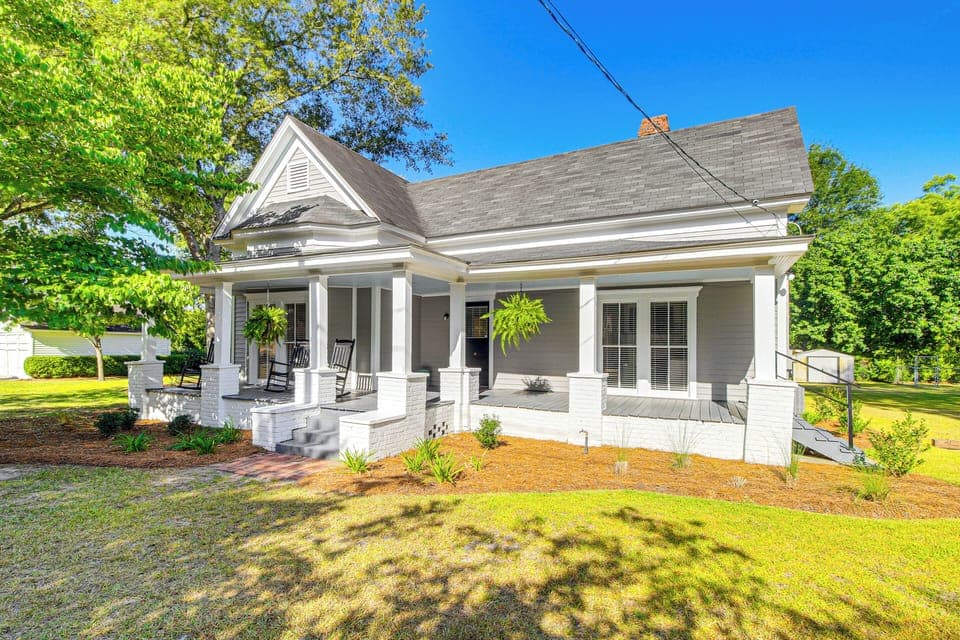 Cottage (2 Bedrooms) | Front of property