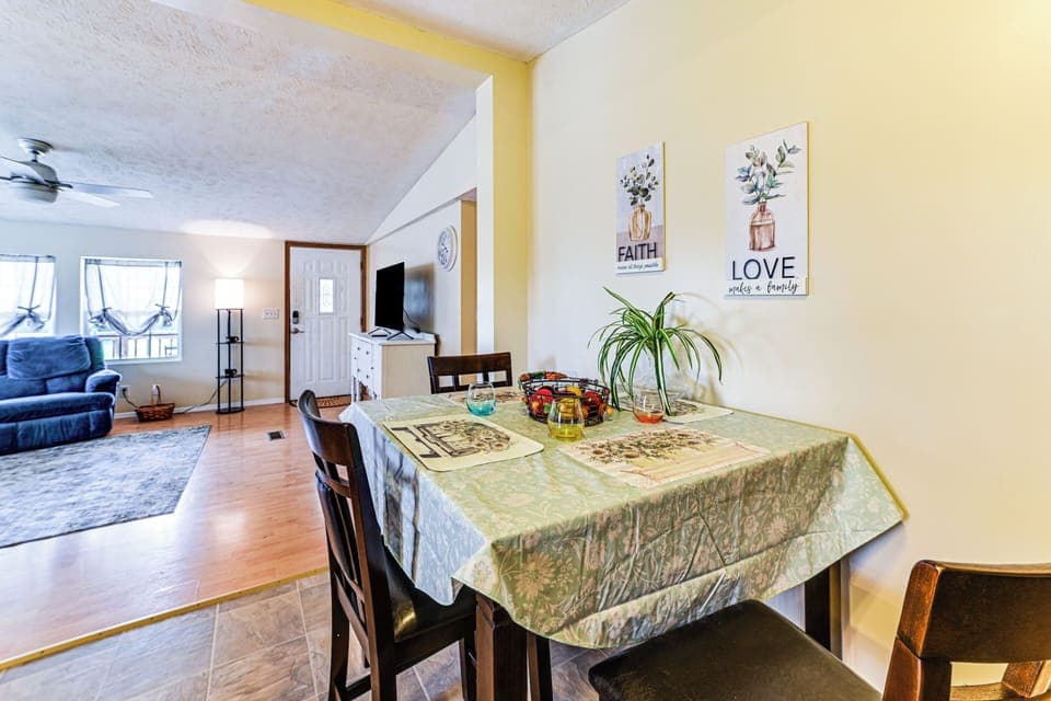 House (3 Bedrooms) | Interior