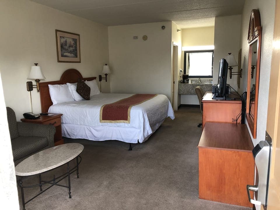 Standard Room, 1 King Bed with Sofa bed | Desk, iron/ironing board, rollaway beds, free WiFi