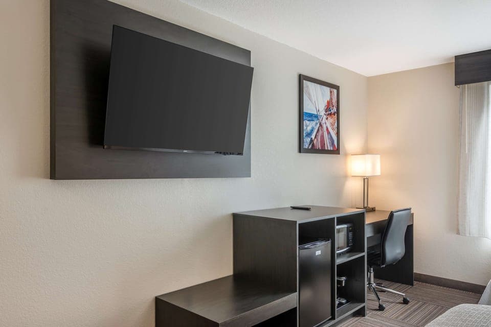 Desk, laptop workspace, iron/ironing board, WiFi