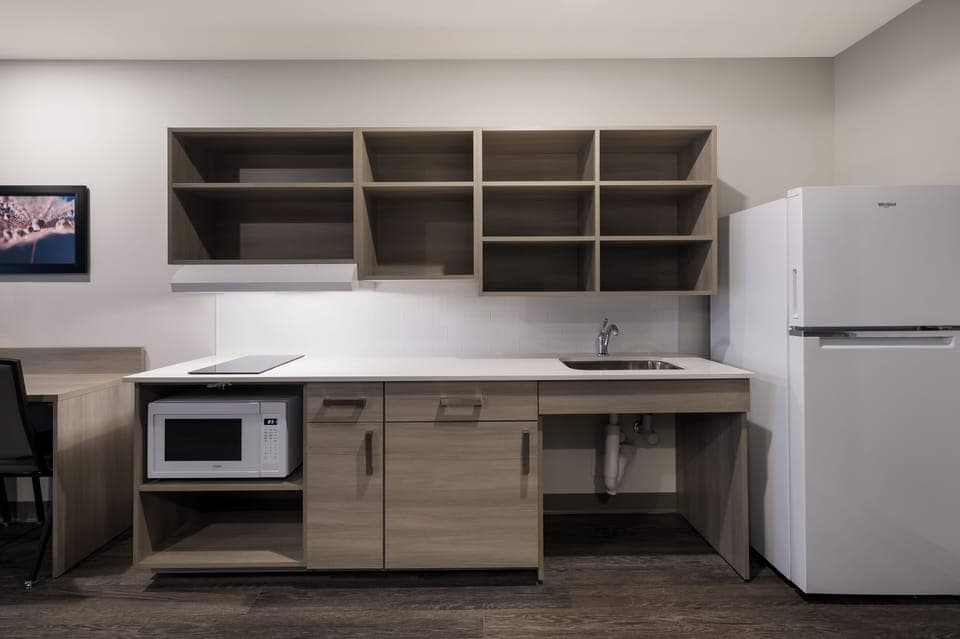 Suite, 1 Queen Bed, Accessible | Private kitchen