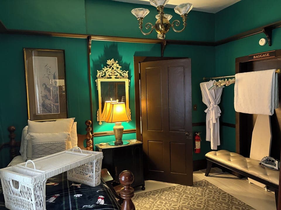 The General Chesnut Suite | Laptop workspace, blackout drapes, iron/ironing board, free WiFi