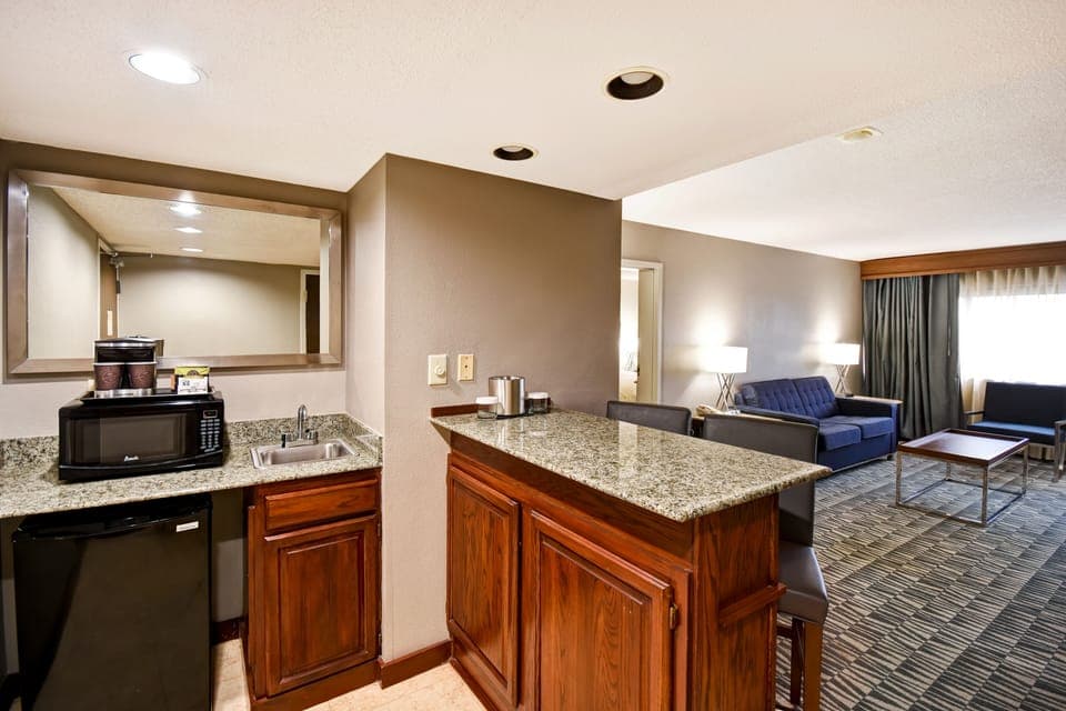 Down comforters, in-room safe, desk, laptop workspace