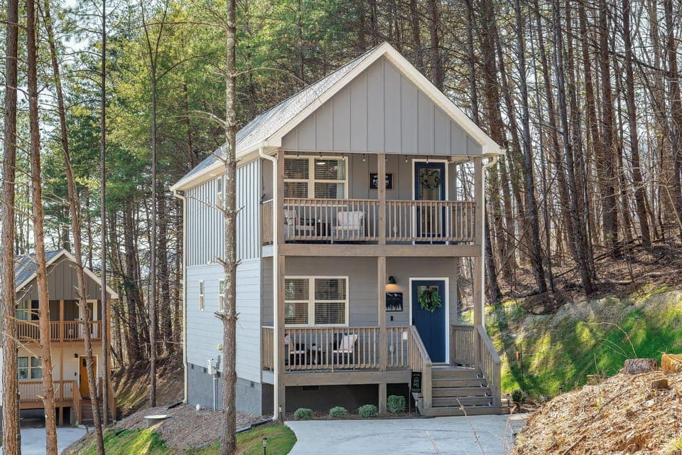House (3 Bedrooms) | Front of property