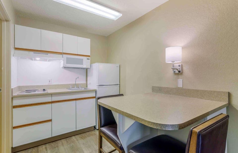 Suite, 1 King Bed with Sofa bed, Non Smoking | Desk, iron/ironing board, free rollaway beds, free WiFi