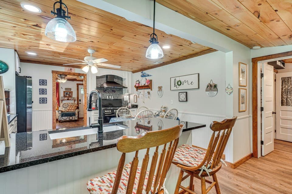 House (2 Bedrooms) | Interior