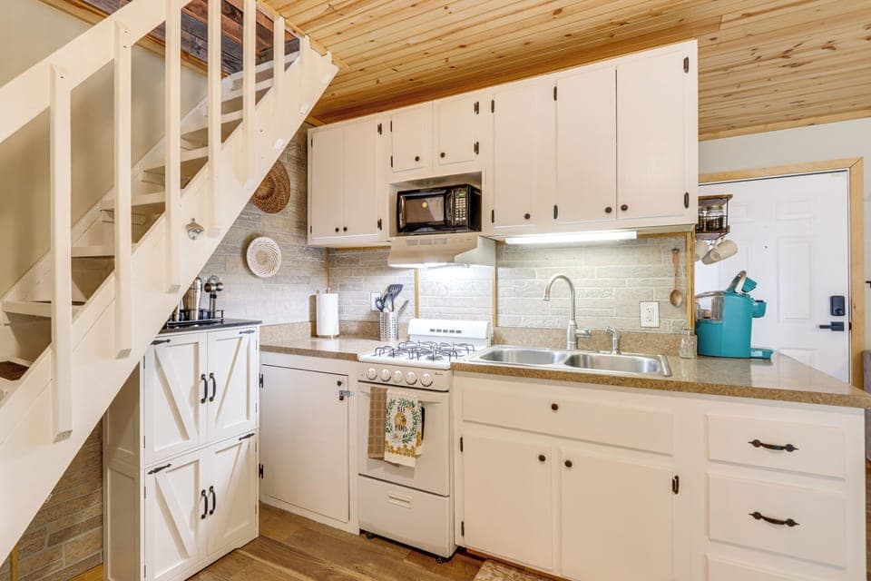 House (2 Bedrooms) | Interior