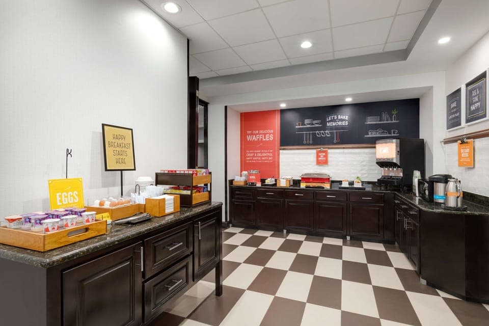 Free daily continental breakfast