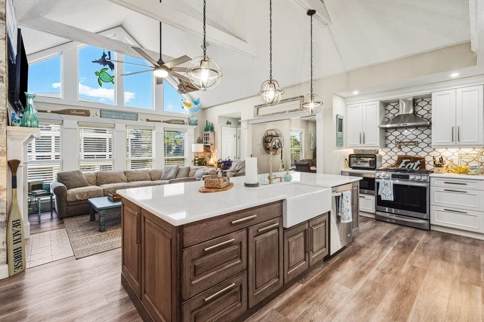 House, 4 Bedrooms | Private kitchen | Fridge, oven, coffee/tea maker, toaster