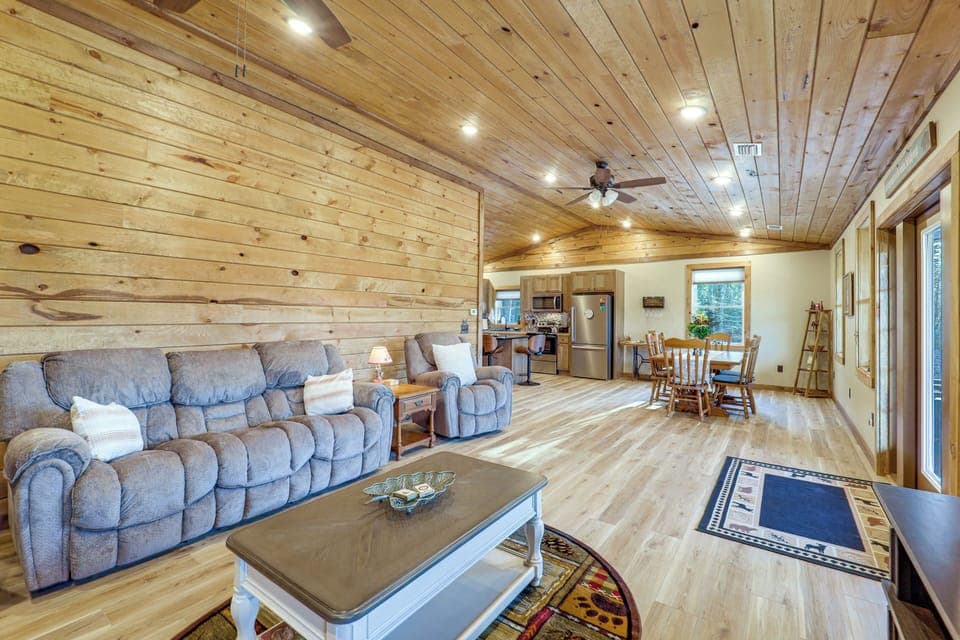 House (2 Bedrooms) | Interior