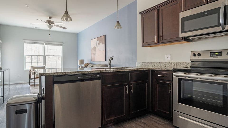 Apartment (2 Bedrooms) | Private kitchen | Fridge, coffee/tea maker