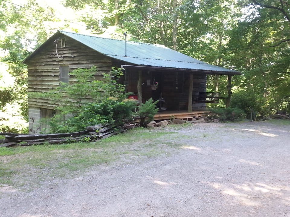 Family Cabin, 2 Bedrooms (Queen Cabin) | Porch