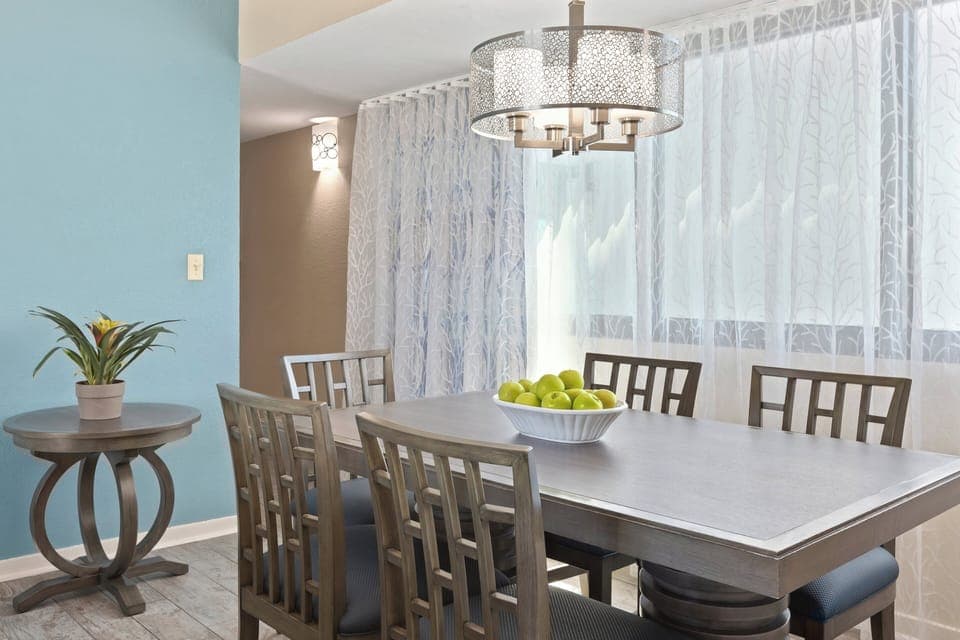 Standard Condo, 2 Bedrooms, Non Smoking | Dining room