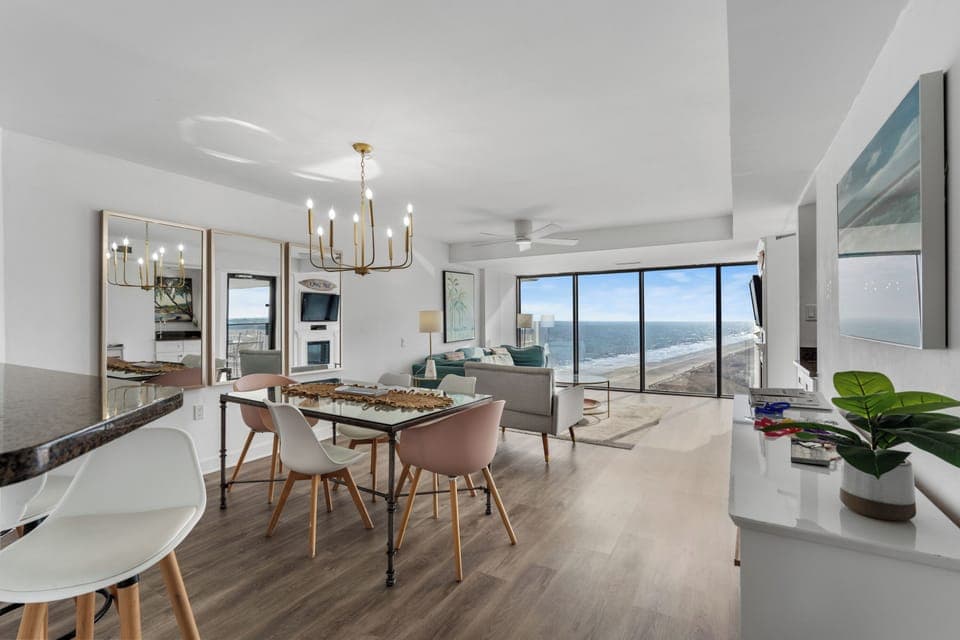 Condo, 3 Bedrooms, Ocean View (1802) | In-room dining
