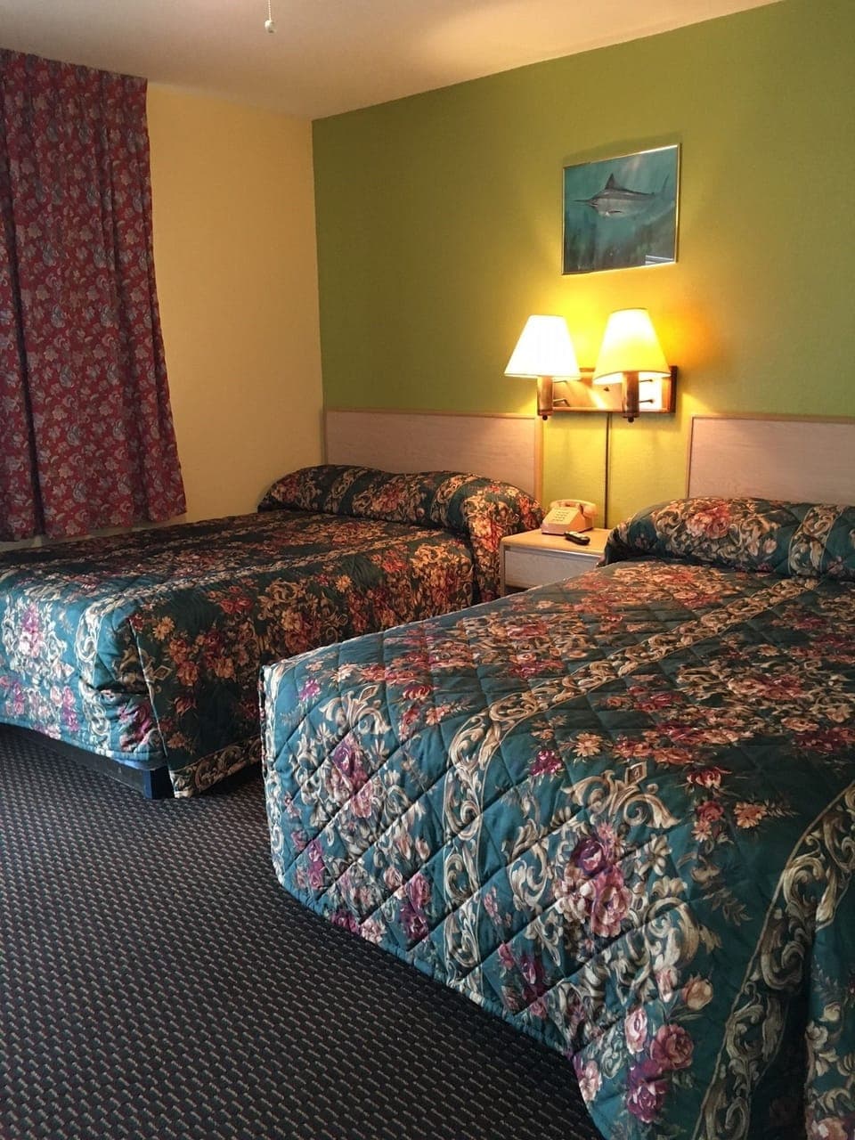 Desk, rollaway beds, free WiFi