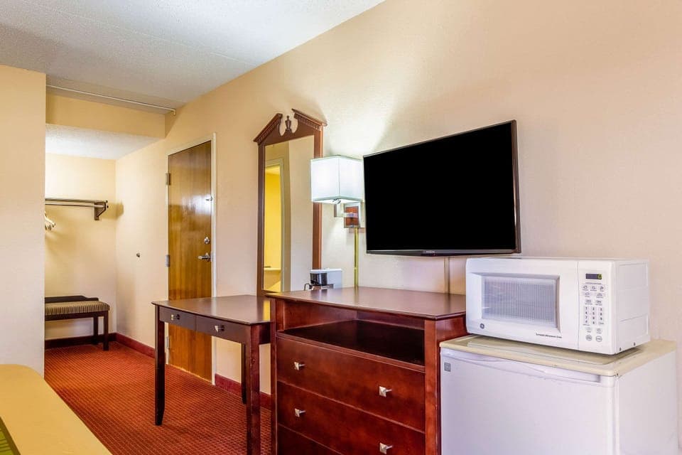 Soundproofing, free WiFi, bed sheets, alarm clocks