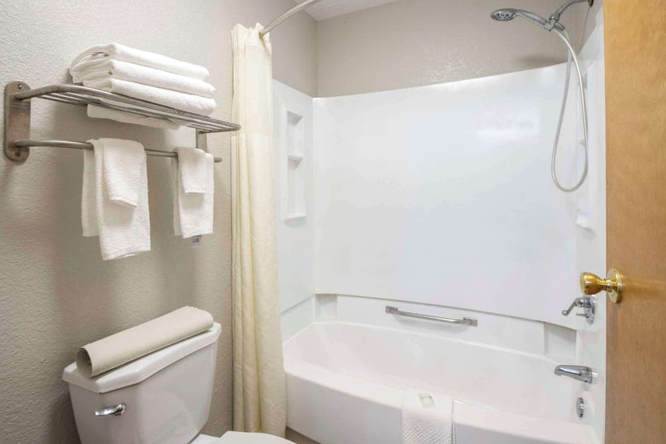 Desk, laptop workspace, iron/ironing board, free WiFi