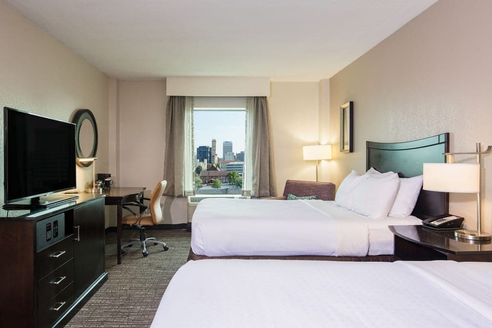 Premium bedding, in-room safe, desk, blackout drapes