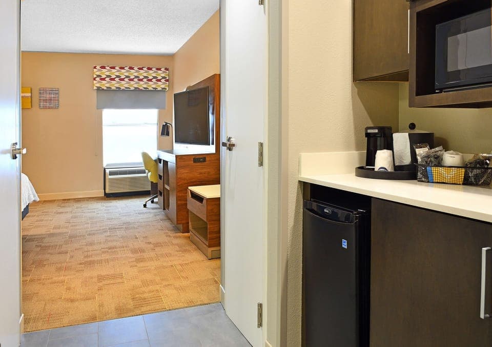 One king non smoking | Iron/ironing board, free cribs/infant beds, free rollaway beds