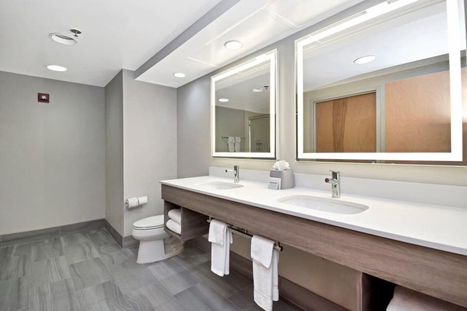 Suite, 1 Bedroom | Bathroom | Free toiletries, hair dryer, towels, soap