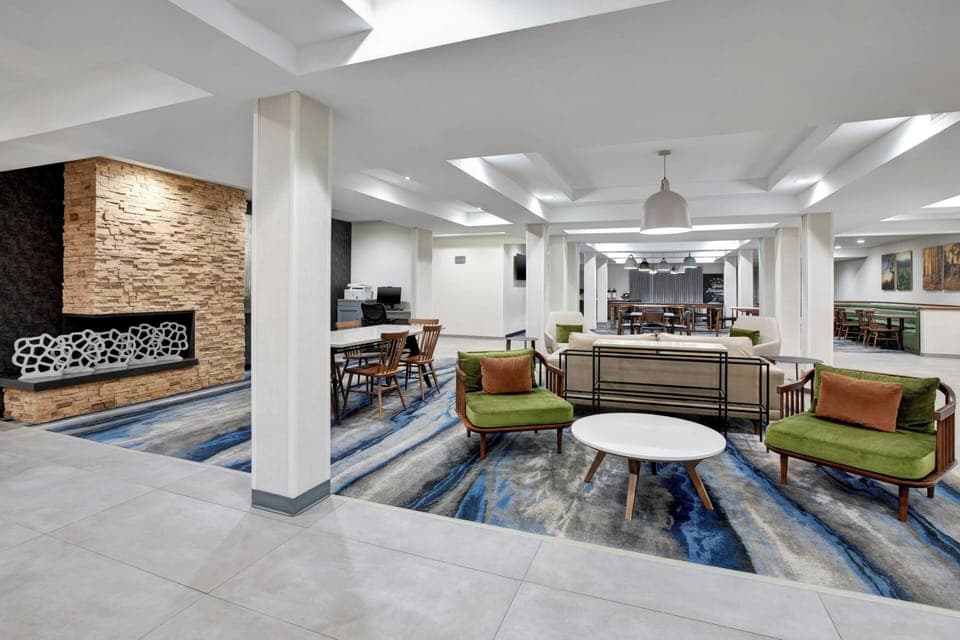 Lobby lounge