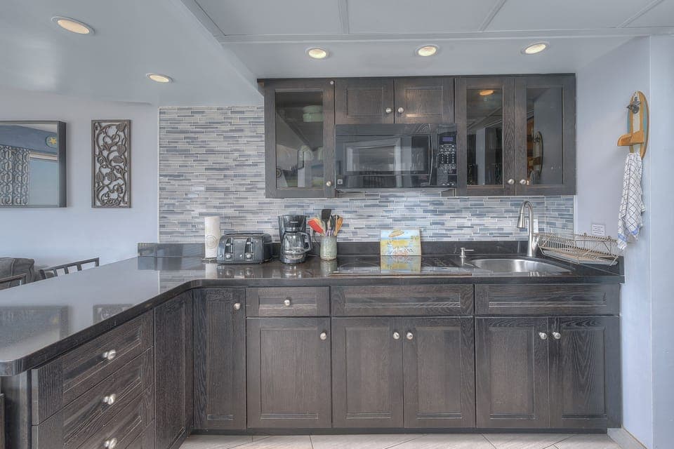 Deluxe Studio, 1 Bedroom, Balcony, Oceanfront (604) | Private kitchen | Fridge, microwave, coffee/tea maker, toaster