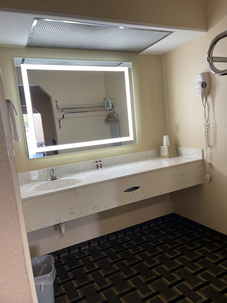 Bathroom sink