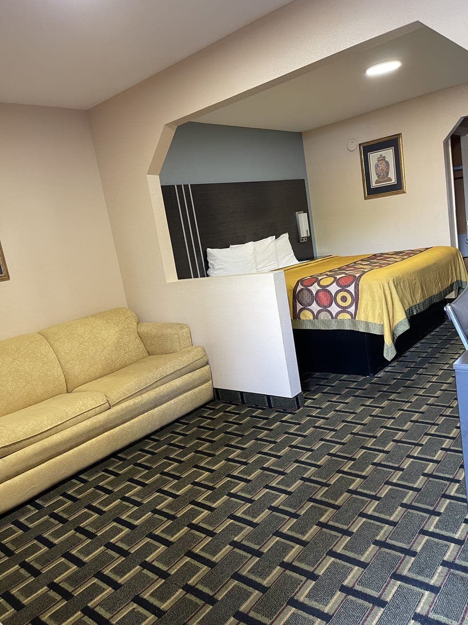 Room | Individually decorated, individually furnished, iron/ironing board
