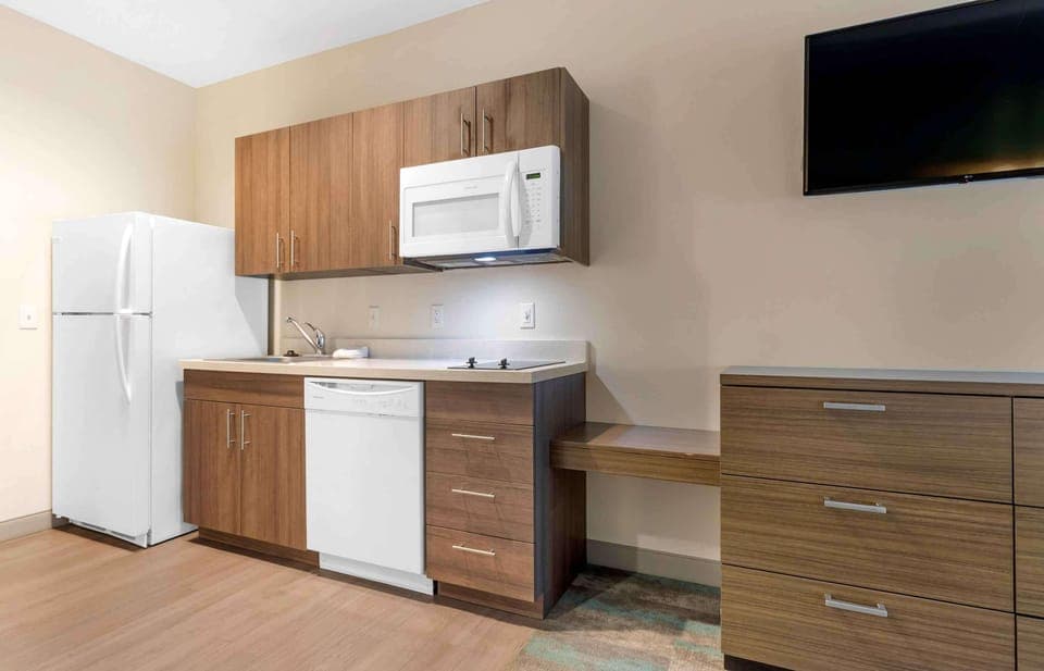 Superior Studio, Multiple Beds, Non Smoking | Private kitchen | Full-size fridge, microwave, stovetop, cookware/dishes/utensils