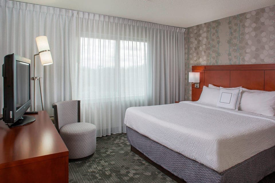 Suite, 1 Bedroom | Pillowtop beds, desk, laptop workspace, blackout drapes