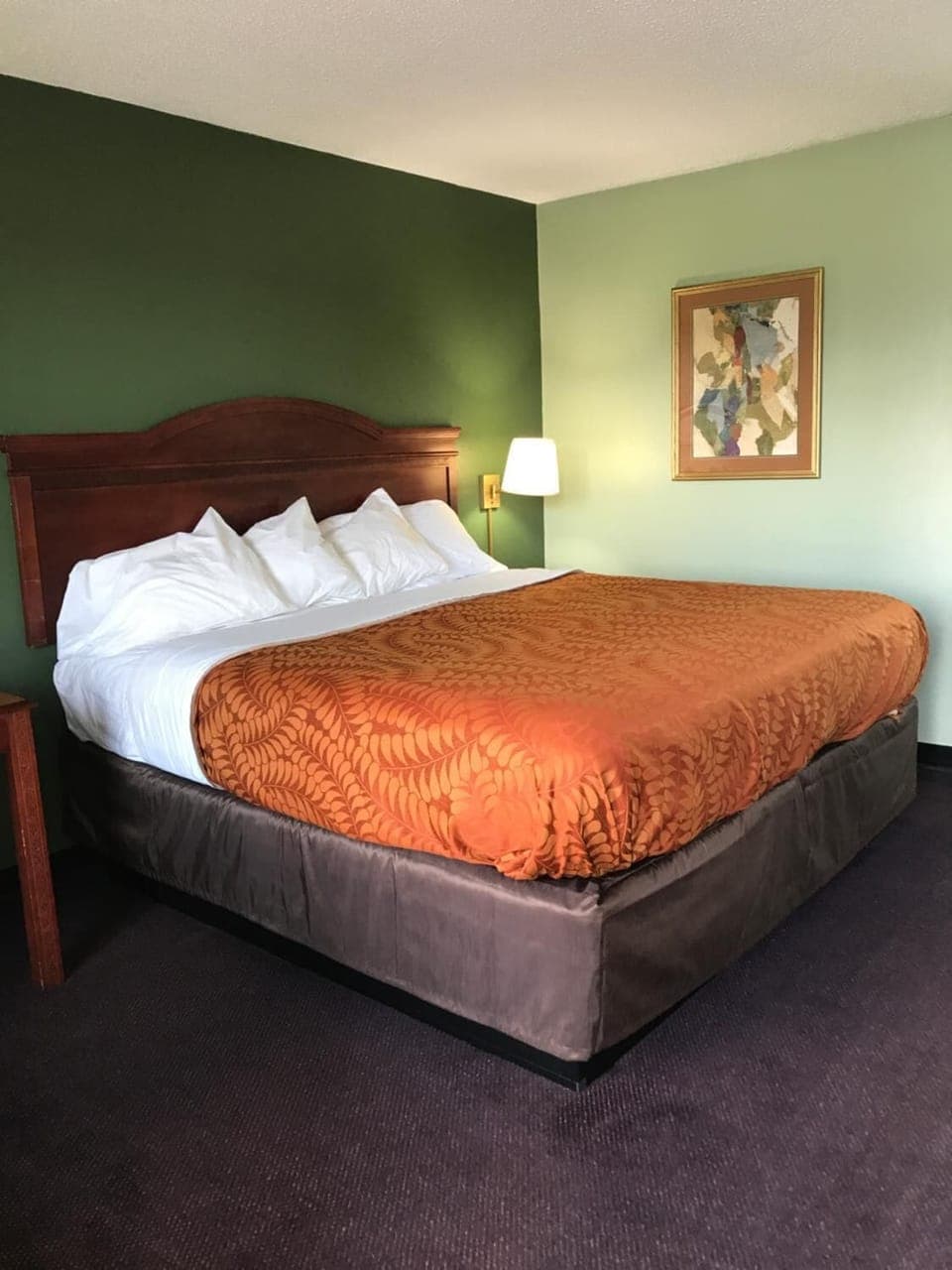 Free WiFi, bed sheets