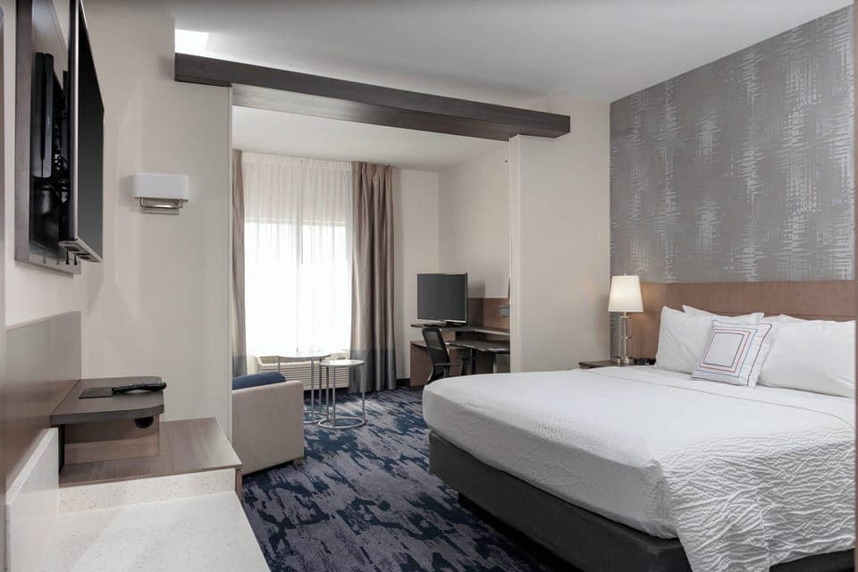 1 bedroom, premium bedding, in-room safe, desk