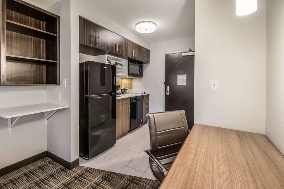 Individually furnished, desk, laptop workspace, blackout drapes