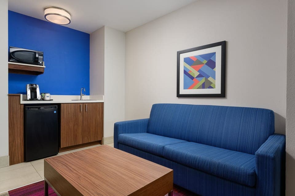 In-room safe, individually furnished, desk, iron/ironing board