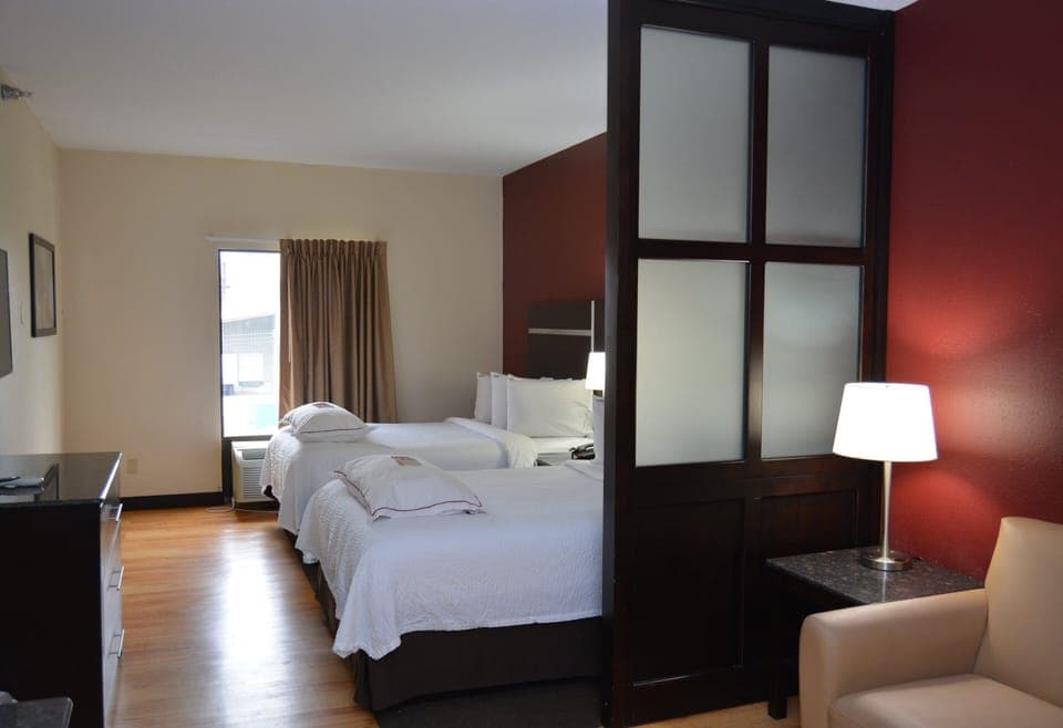 Premium bedding, desk, iron/ironing board, free WiFi