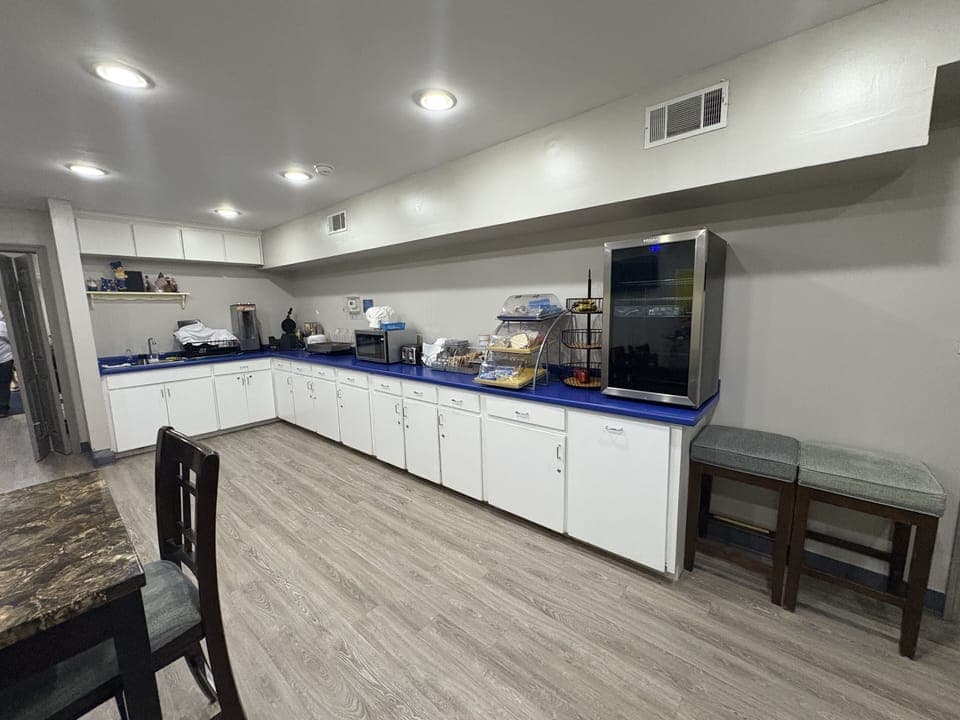 Free daily continental breakfast
