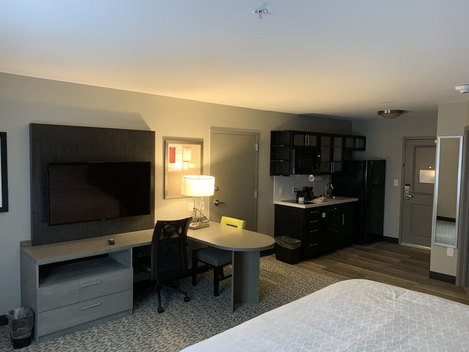 Studio Suite | 1 bedroom, desk, laptop workspace, iron/ironing board