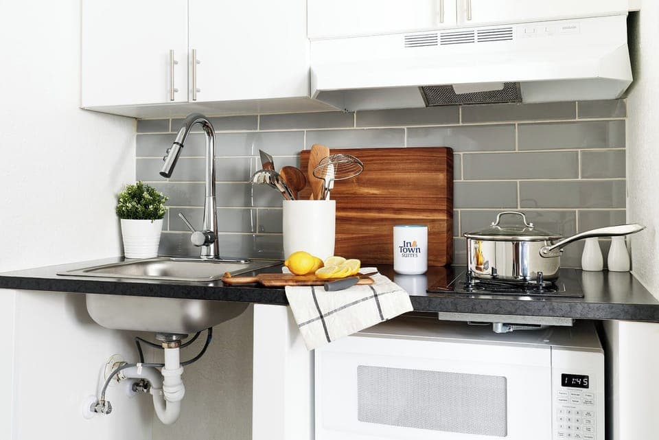 Premium Room, 1 Double Bed, Accessible Bathtub | Private kitchen | Dining tables