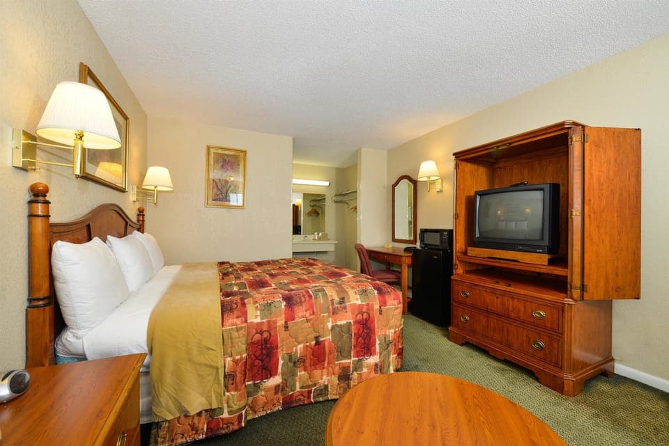Desk, blackout drapes, iron/ironing board, free WiFi