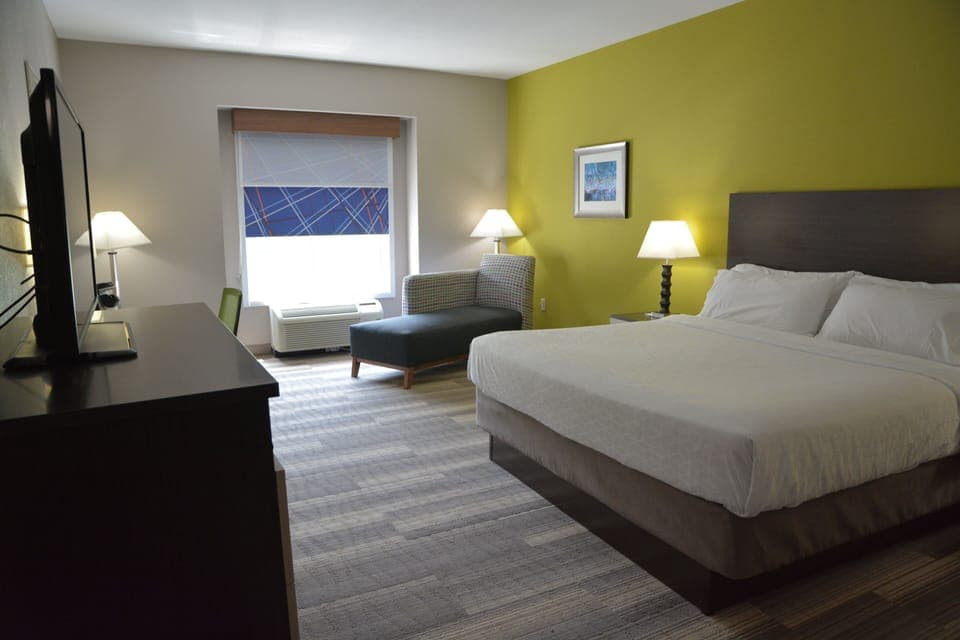 In-room safe, desk, soundproofing, iron/ironing board