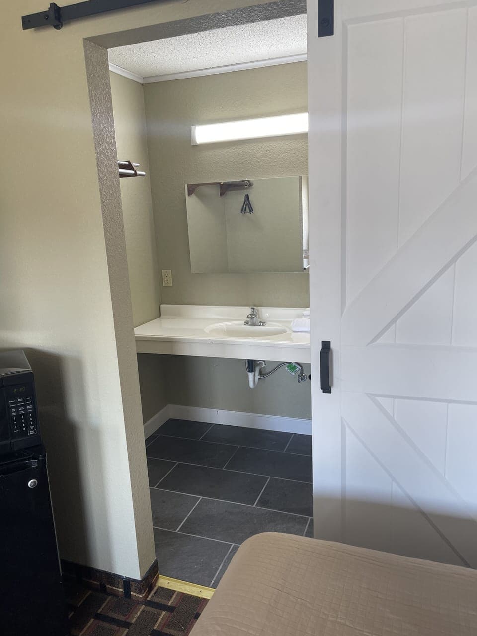 Premium Room | Bathroom | Free toiletries, towels, soap, shampoo