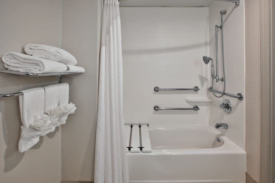 Standard Room, 1 King Bed with Sofa bed | Bathroom | Combined shower/tub, hair dryer, towels, soap