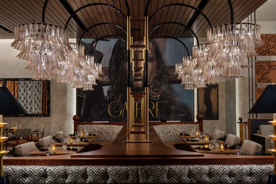 2 restaurants, breakfast, lunch, dinner served; American cuisine