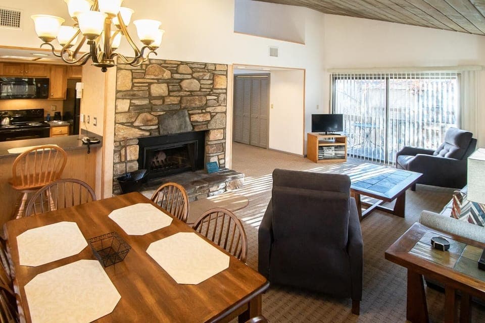 Family Townhome, 2 Bedrooms | 2 bedrooms, iron/ironing board, free WiFi, bed sheets