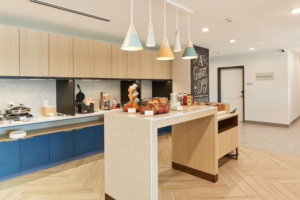 Free daily continental breakfast