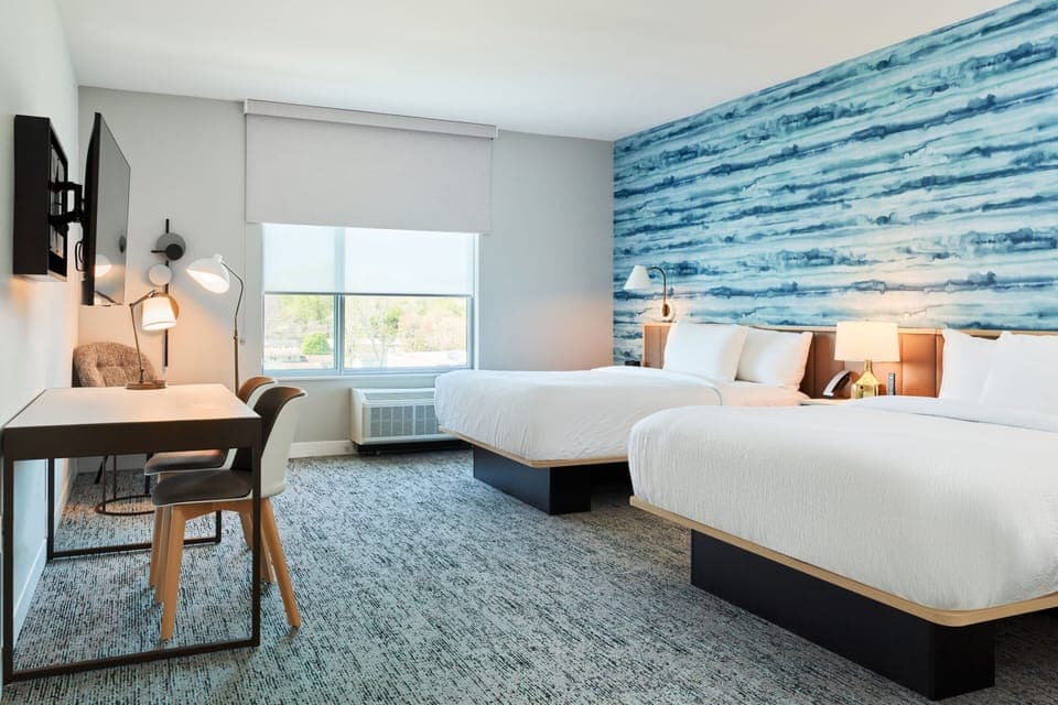 Desk, free WiFi, bed sheets