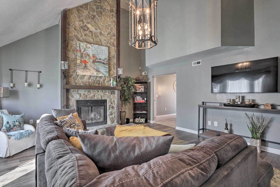 House (4 Bedrooms) | Front of property